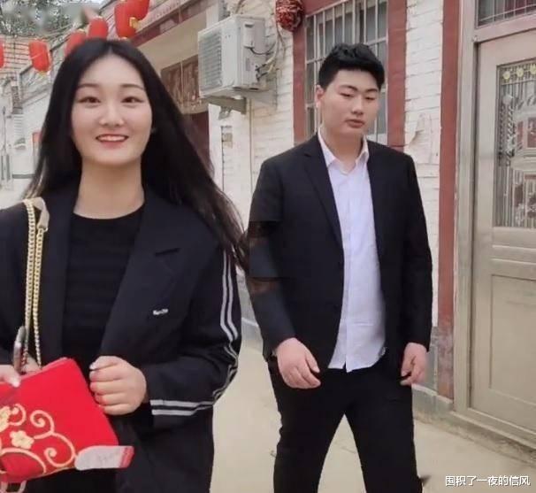 朱之文|大衣哥女儿订婚后首现身，疑似已怀孕7个月，不满偷拍当场发火！