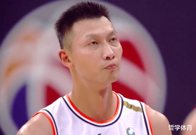 胡金秋|盘点CBA现役6大顶级中锋！韩德君排第六，易建联无缘上榜