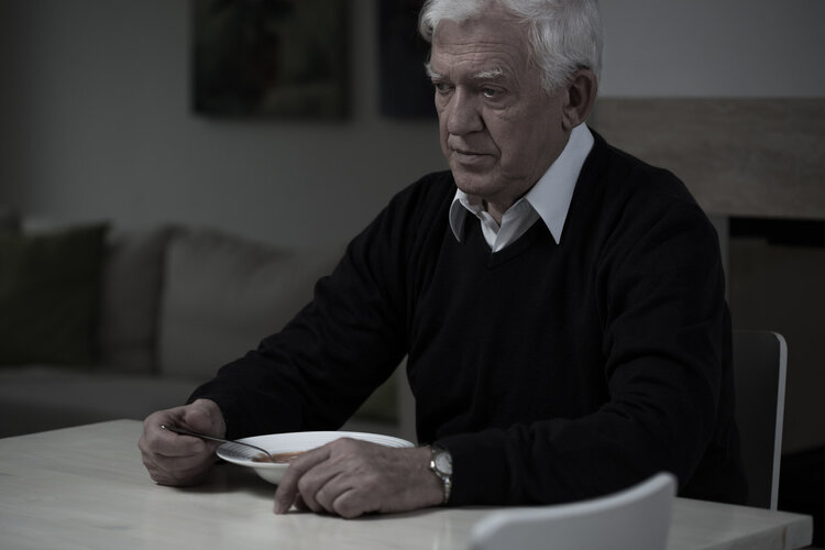 耳鸣|老人有没有得老年痴呆，看2个表现就知道！一分钟自测痴呆风险