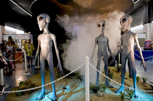 外星人 人类是外星人与地球生物的结合体？外星人以灵的状态存于高维世界