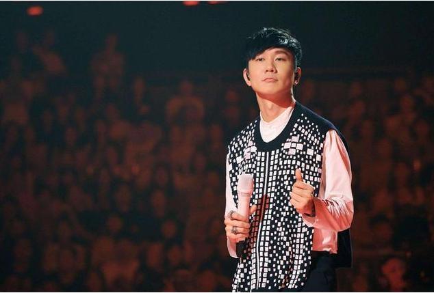 张靓颖|“冷门歌手”孙燕姿加盟好声音，张靓颖没有被换，天后同台精彩了