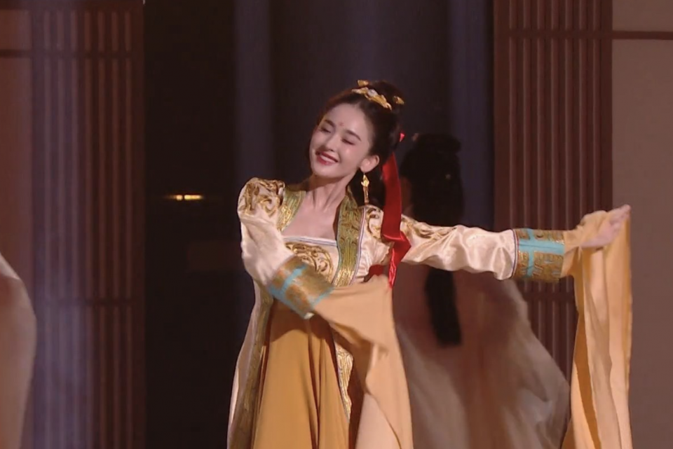 甄嬛传|?娜扎依旧很美，艳压其他女明星，汉服造型也惊艳全场