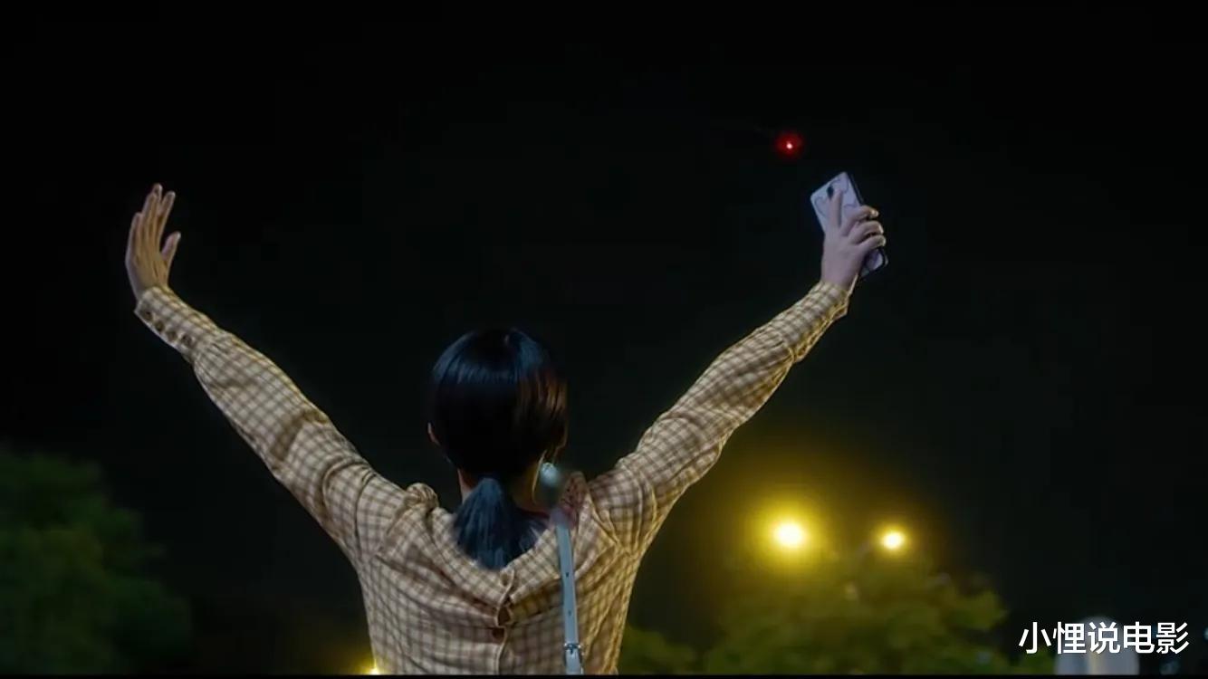 李沁|演技一个尴尬一个油腻，李沁和黄景瑜的新剧，我刷了两集就弃了！