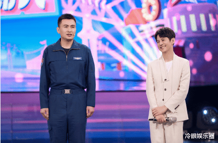 春晚|低配版天天向上?何炅新节目口碑不佳,生硬无聊太尴尬