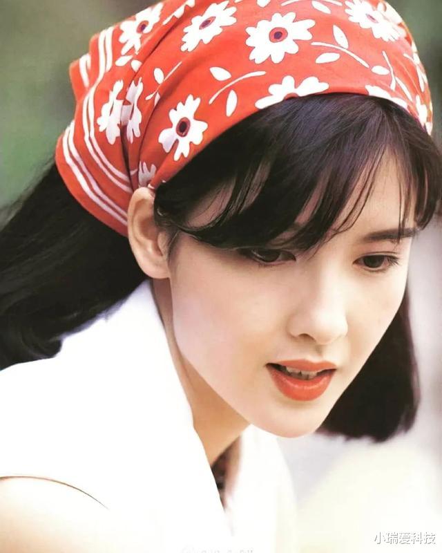 周慧敏|“玉女掌门人”周慧敏：就这样改写了命运，我们都被她的外表骗了