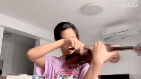 bilibili|15岁少女一夜爆红,半小时写出神曲,B站播放破800万!