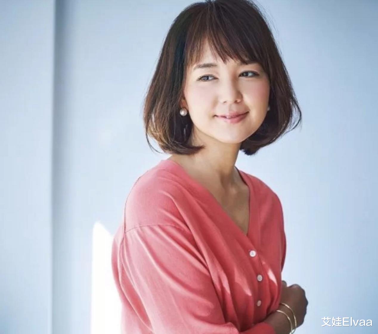 发型 50+女人冬天烫什么发型？这3种齐肩卷，照着烫就美