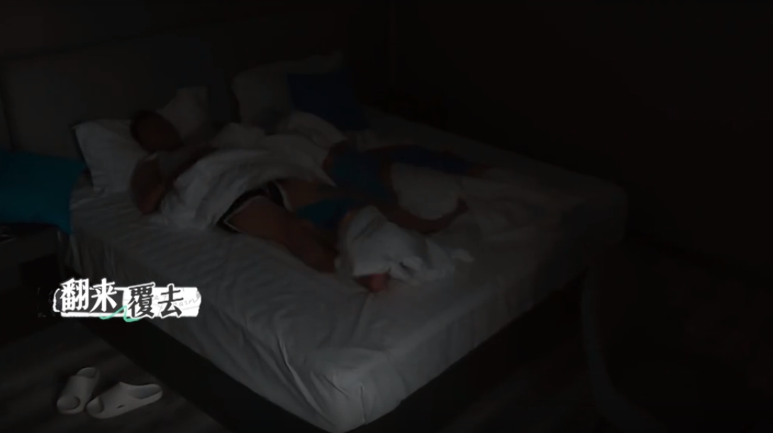 张智霖|魏巍酗酒太凶停不下来，佟晨洁劝酒反被一把甩开，感觉是真没救了