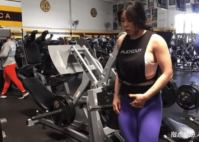 阿姨年过40，健身当习惯，身体结实有力量