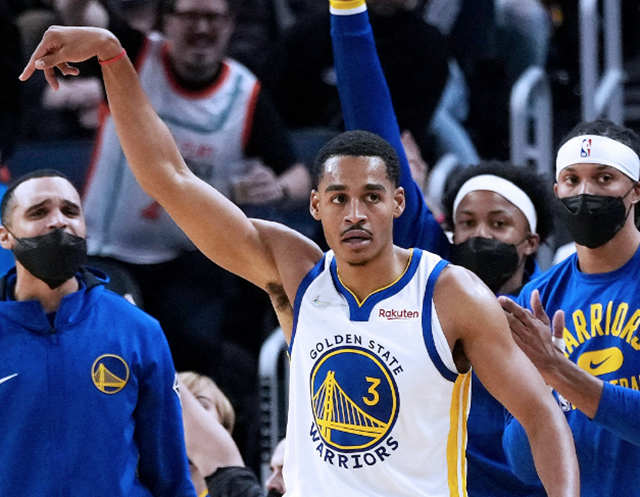 斯蒂芬·庫里|這上哪說理去？明明是普爾飚進三分！鏡頭卻全被庫里搶走：小學生太皮了