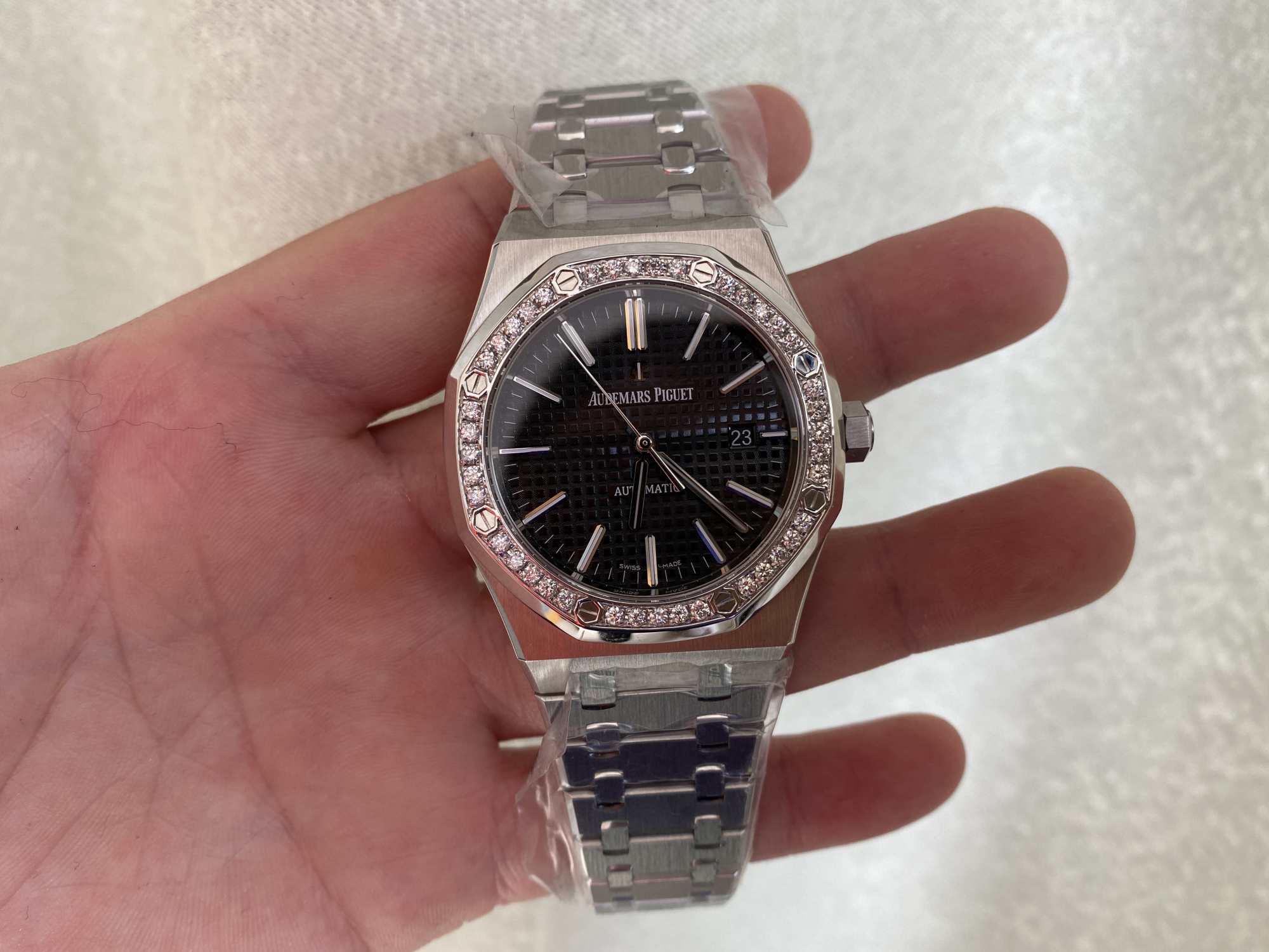 大c论表镶钻|大c论表:爱彼AP15400换装原装字面,圈口镶钻会有哪些惊喜