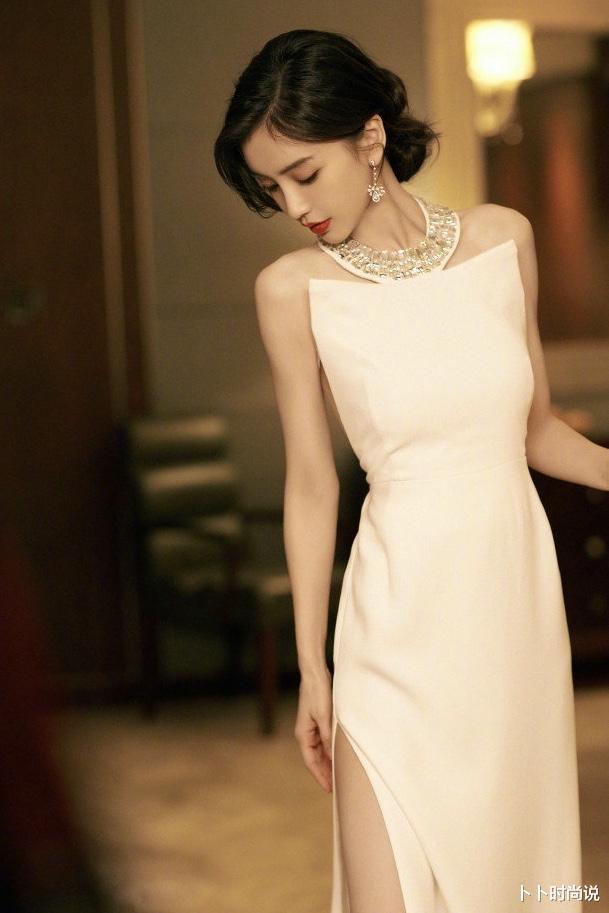 Angelababy|Angelababy瘦成纸片身材，白色“纸片裙”全露背，气场全靠气质撑