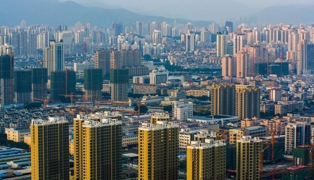 各抒己见 “抛售潮”来了?2022年起,楼市发展出现转折,不用再争了