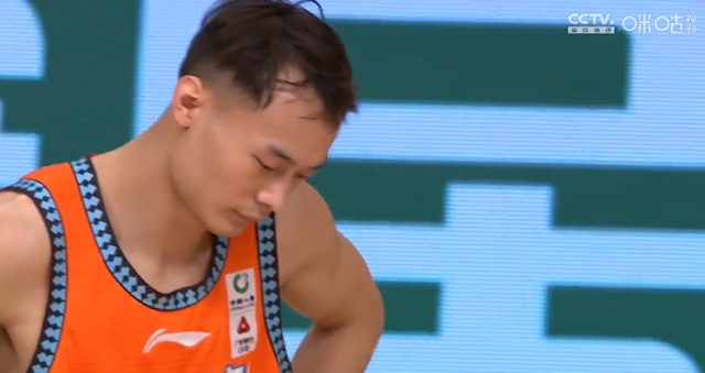 朱世龙|朱世龙赛后对巩晓彬说，汤杰打野球都没人要！这种教练人品真差