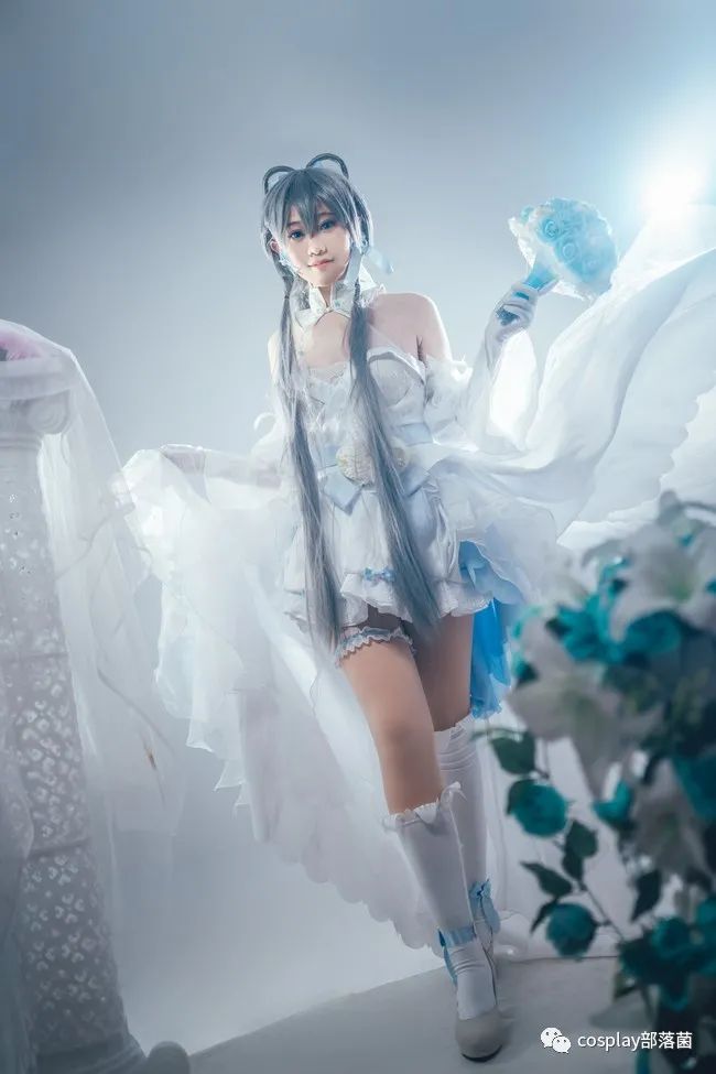 |cos：花嫁洛天依，交换无名指金色的契约
