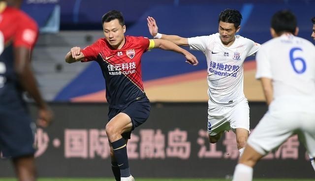 武磊|敢撬武磊墙角？武磊已收海港外球队报价，西媒：条件优厚难抗拒