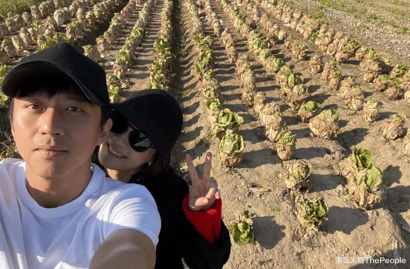 张家辉|盘点圈内有名爱妻男：有人相伴23年如新婚，有人把媳妇宠成小孩