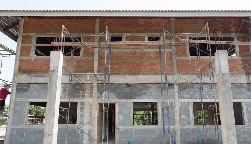 |自建3层房屋，楼板能用325水泥吗？为什么？与425水泥有何区别？