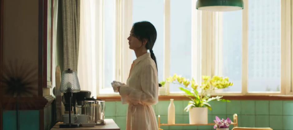 迪士尼|赵丽颖新剧播完两集不见人，细节却曝其成幕后BOSS, 不再是小白花