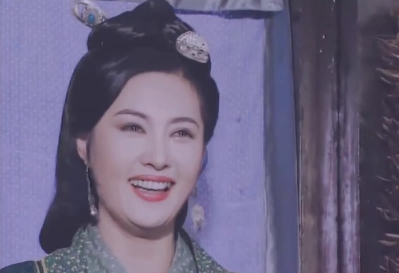 发型|观众苦披头散发久矣,现在的造型师不会梳头吗?发髻真的吊打散发