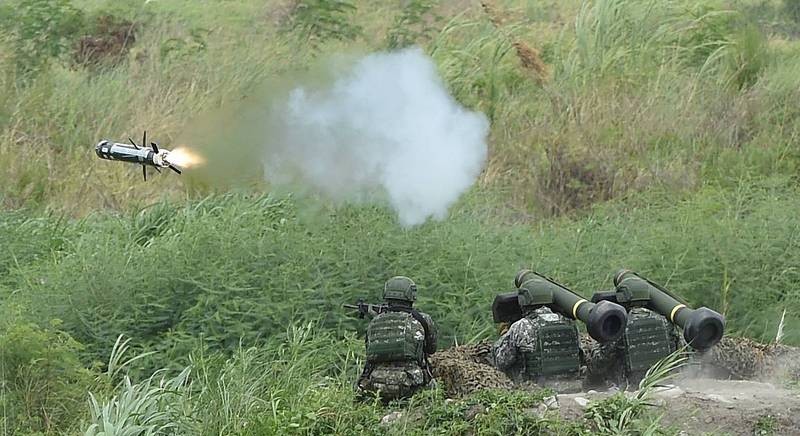 海峡导报社 又挑衅！美售台400枚新型标枪反装甲导弹，明年一次运交台湾