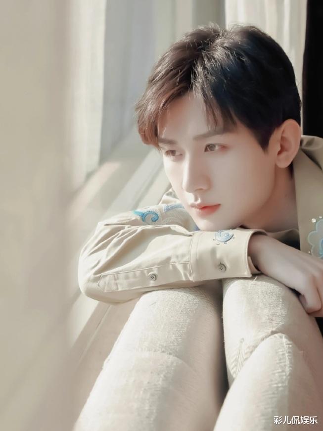 成毅|造型打情怀？演什么都像“司凤”，是观众入戏太深还是对他不了解