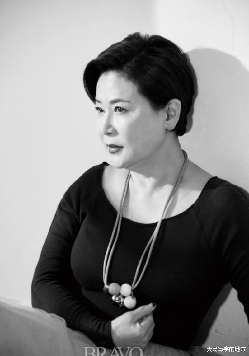 斛珠夫人|离开“米虫”前夫，成了郑敬淏的母亲，她的人生翻篇还买了7层楼