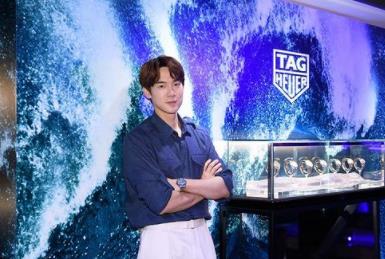 撞脸|Jennie&宋智雅也太像！14对韩国演员撞脸艺人：谭俊彦撞脸李政宰