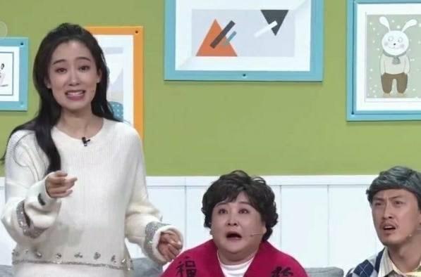 迪丽热巴|春晚带货能力太强了，张小斐毛衣美上热搜，网友直呼求同款