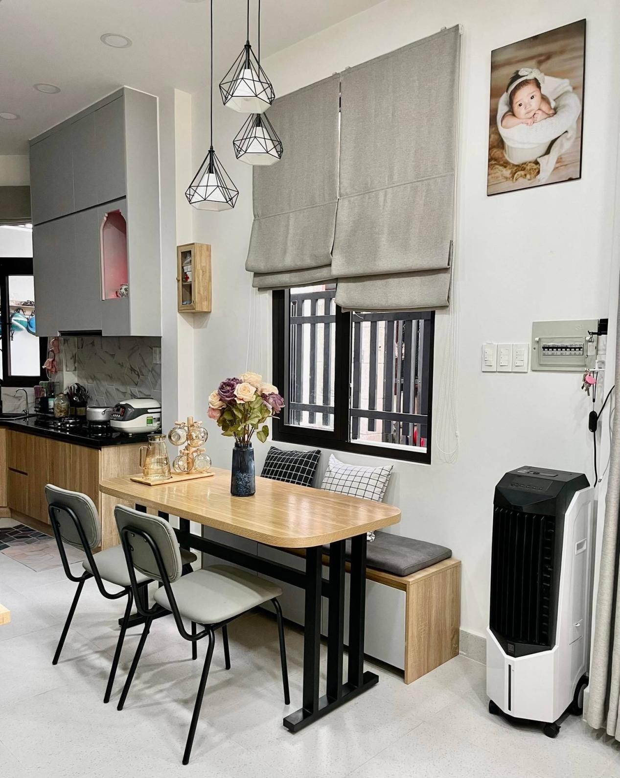 28㎡老房翻修一下,2层变3层,门口圈出玄关+杂物间,好住得很!