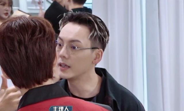 陈伟霆|陈伟霆有多在意她？不管身边站的是谁，眼睛里都只有一个人