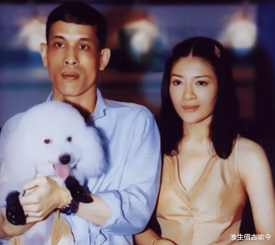 9年前泰国最美王妃出访英国,给女王行屈膝礼,比凯特和卡米拉美