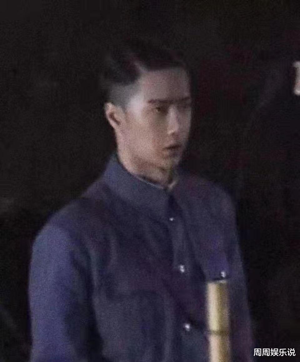 王一博|王一博新造型曝光！为新剧剃头却略显油腻，出席活动只能戴假发