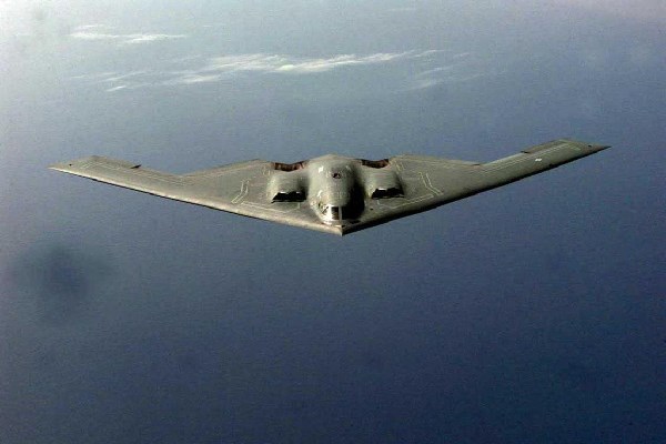 b-2轰炸机|一旦美国出动全部B2轰炸机，哪国能拦截并击落？专家：仅2国