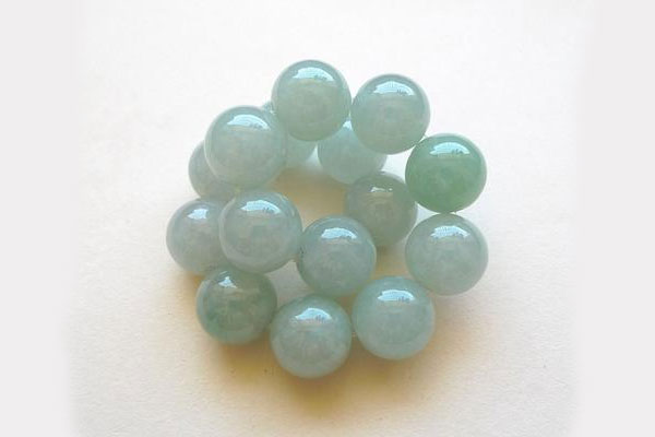 翡翠|不仅口红、鞋子分等级，翡翠也分等级，高等级的价值可达一栋楼