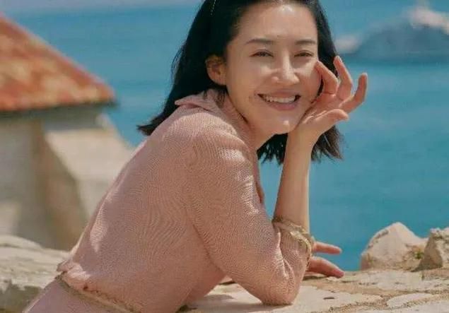 许晴|许晴：两个男人因她离婚，为何前任离世后她不再想要结婚？