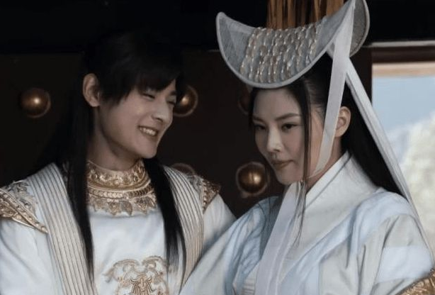 天龙八部|新《天龙八部》再惹争议？天山童姥成了小女孩，演技太差毫无气场