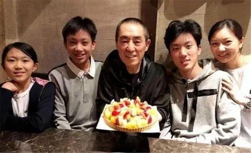 张艺谋|“谋夫人”陈婷：曾打败巩俐赢得爱情，为大31岁的张艺谋连生三胎