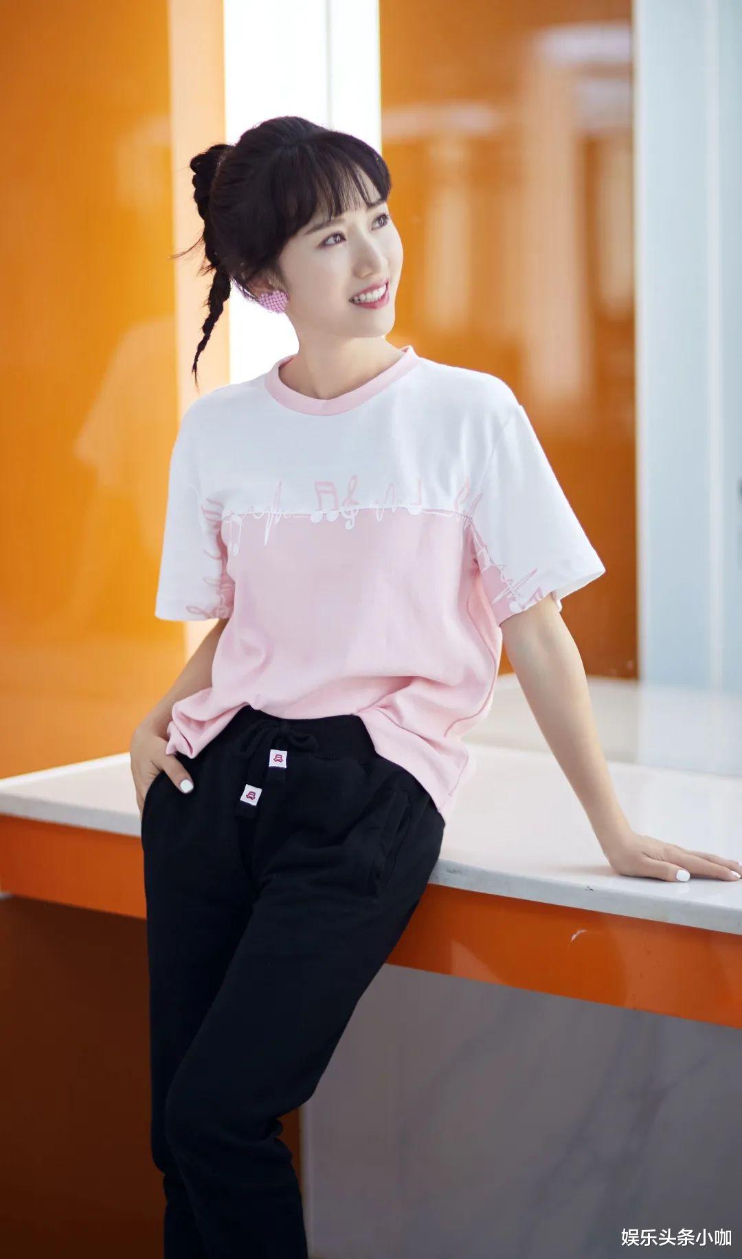 李念|又一对父女恋！刚红就结婚，差点被封杀！