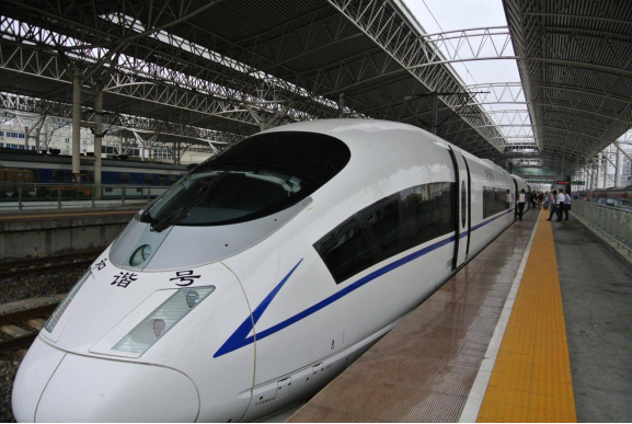 简简单单啊 为啥火车的屎尿要排到铁轨上？日积月累铁轨还能用吗？看完长见识