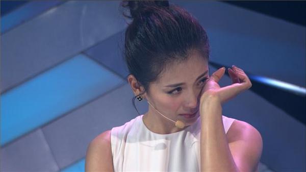 谢娜|42岁刘涛又要替夫还债？王珂被曝亏损12亿，刘涛深夜发文疑崩溃