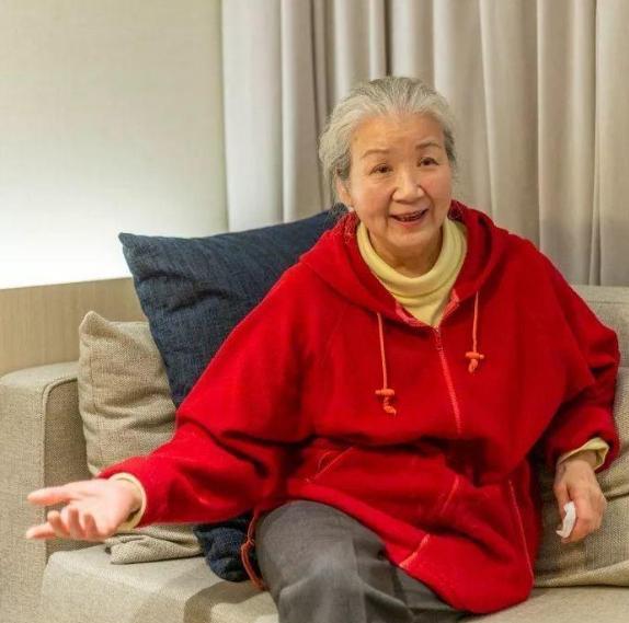 曹翠芬|张艺谋断言她“红不了”，不信命的她，终在74岁随赵丽颖而走红