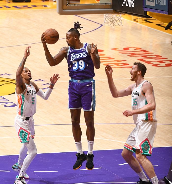 勒布朗·詹姆斯|都瞎嗎？什么是詹姆斯獨木難支，威少的30+7+4一文不值唄