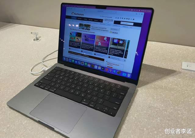 什么,你说刘海屏笔记本不好看?苹果产品经理要出来打抱不平了