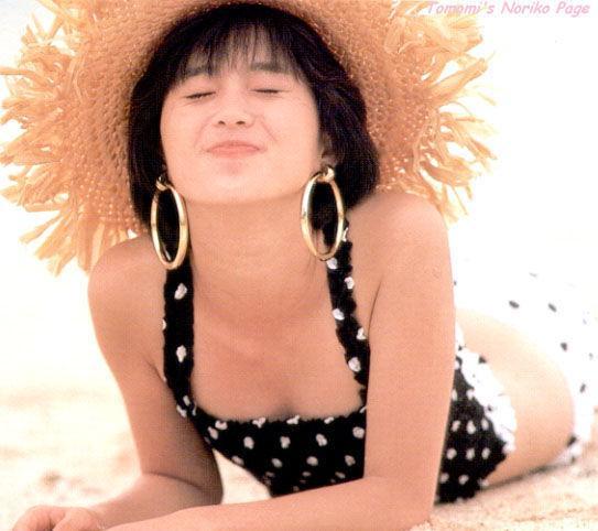 酒井法子|从一代女神到沦为网络“乞讨”，偶像陨落有多可怕？