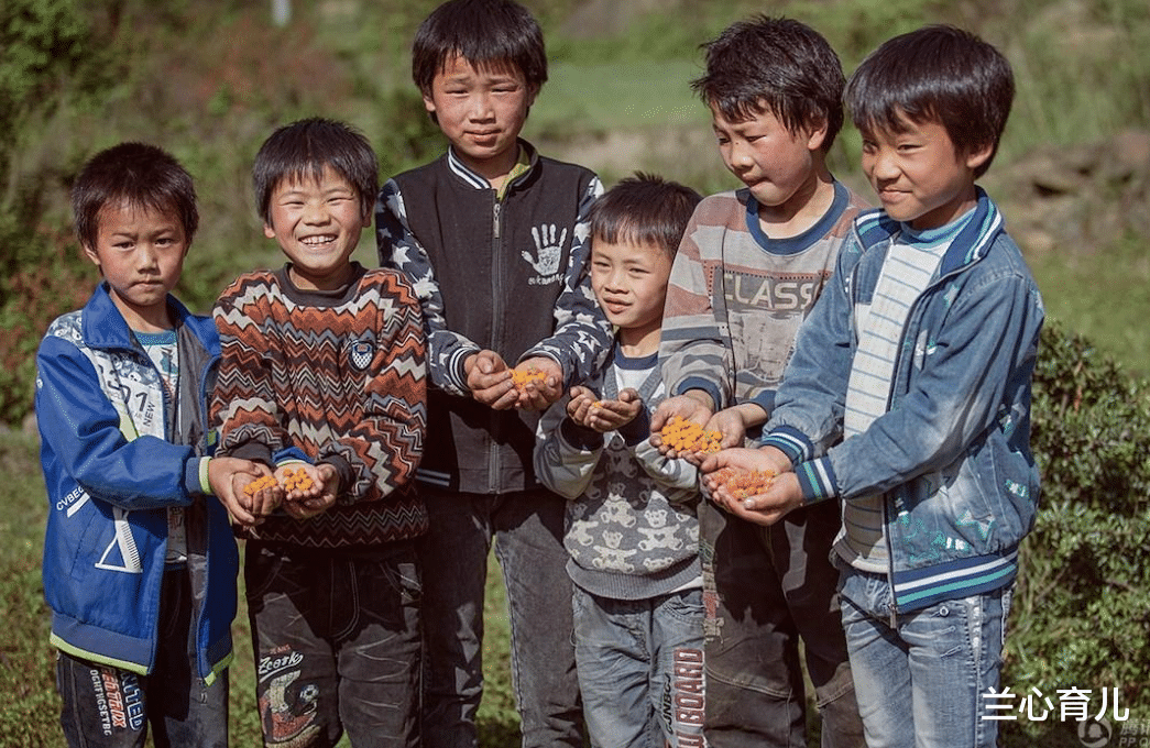 兰心育儿|农村孩子那么能吃苦，为啥长大后却混不好？原因简单又现实
