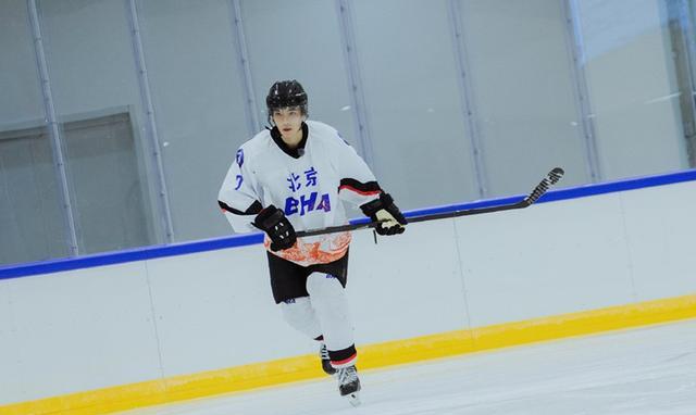 肖战|肖战代言商有多活跃？开小灶“正宫”地位，牛蒙蒙笑说“风凉话”