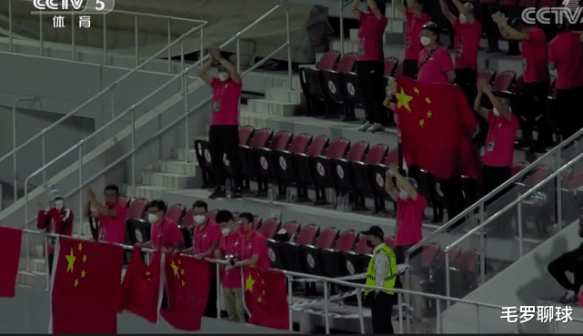 武磊|武磊8分钟2-0助国足大赚300万，西亚豪门爆冷，李铁1小时双喜临门