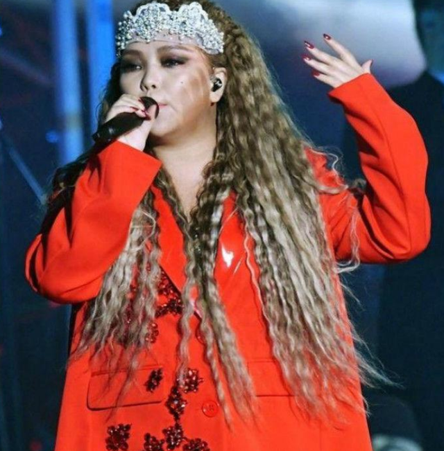 张惠妹|47岁的张惠妹瘦出新高度，减重60斤成“大V脸”，直言运动是关键