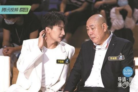 俞飞鸿|42岁郝蕾怼影评人不懂表演! 曾拍出格戏和邓超分手还遭禁, 十年离两次她不简单!